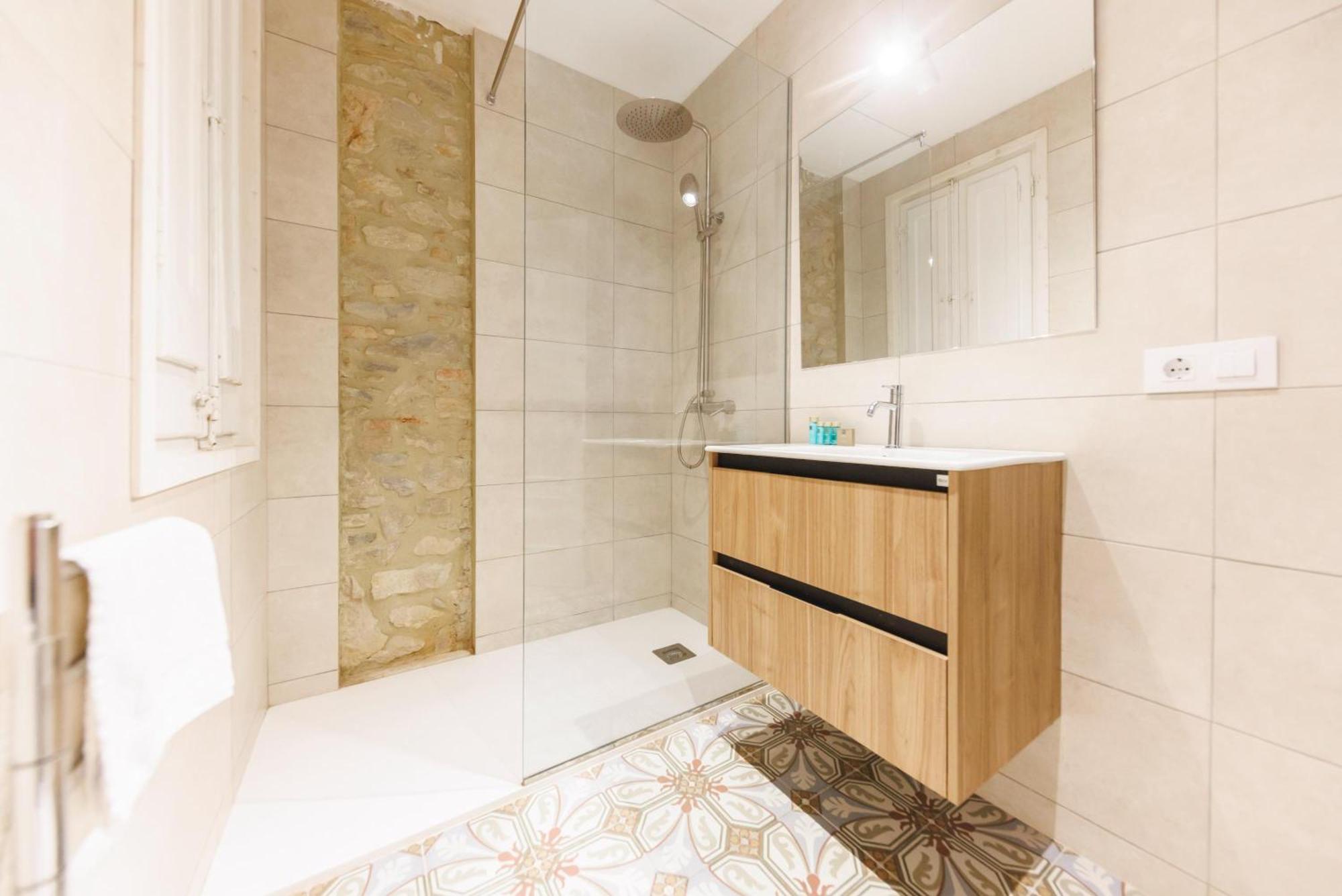Bravissimo El Lleo, Bright 4-Bedroom Apartment Χιρόνα Εξωτερικό φωτογραφία